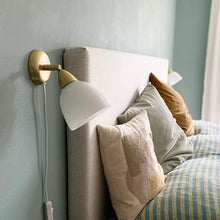 Load image into Gallery viewer, Urban Short Wall Lamp, Opal glass